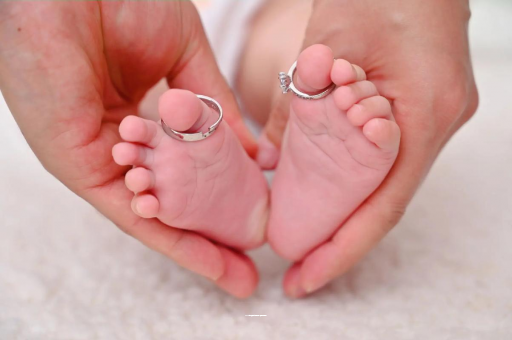 资兴怀孕肚子一边高一边低